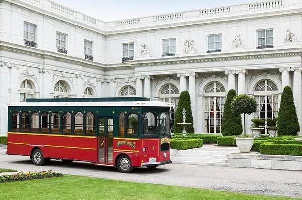 Newport Trolley Tour: Viking Scenic Views
