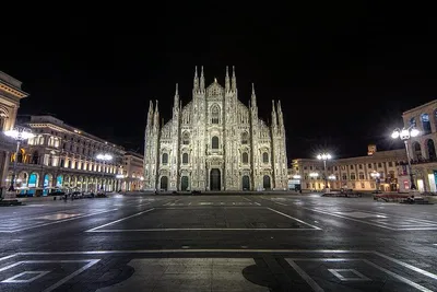 Milan Night Tour: Private Guided Walk