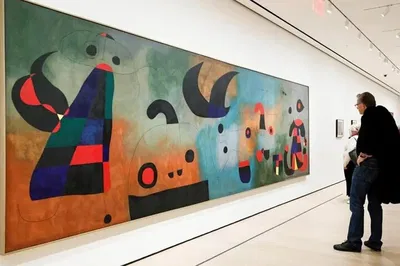 Uncover Madrid's Artistic Heart: Reina Sofia Museum Guided Tour