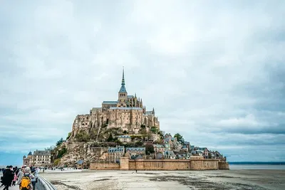 Mont Saint Michel & Louvre: A VIP Day Trip from Paris