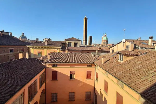 Bologna's Best: Art, History & Gourmet Food Tour