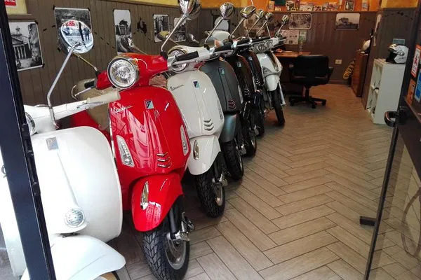 Rome on Two Wheels: Explore the Eternal City with Vespa Freedom!