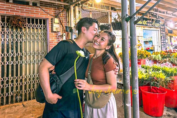 Saigon's Culinary Secrets: A Night Motorbike Foodie Adventure