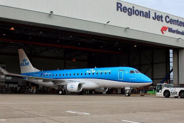 Luxury Amsterdam Airport Departure: VIP Transfer in Style!