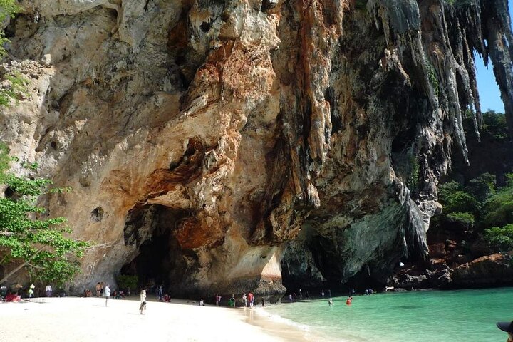 Krabi's Seven Islands Sunset Spectacle: Dinner, Snorkeling & Bioluminescence!