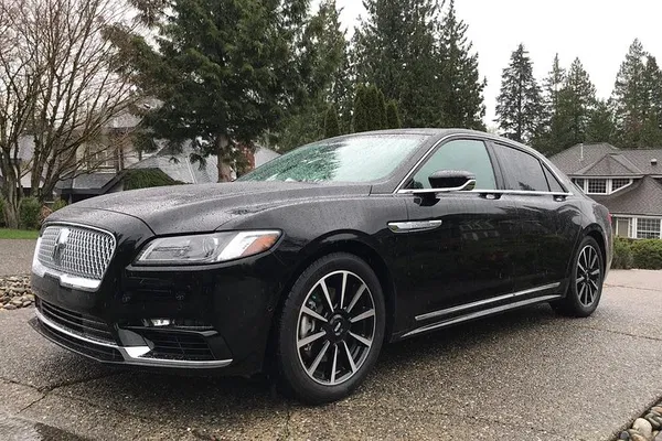 Effortless Vancouver Transfers: Hotel/Port to Airport in Style