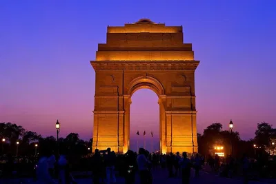 Delhi's Enchanting Night: A Private Air-Conditioned Tour