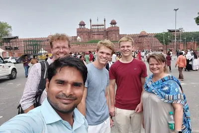 Discover Delhi: A Customizable Full-Day Sightseeing Adventure