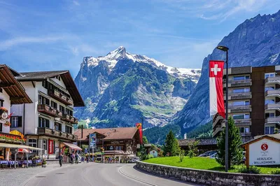 Alps Day Trip: Interlaken, Grindelwald & Lauterbrunnen (Private)