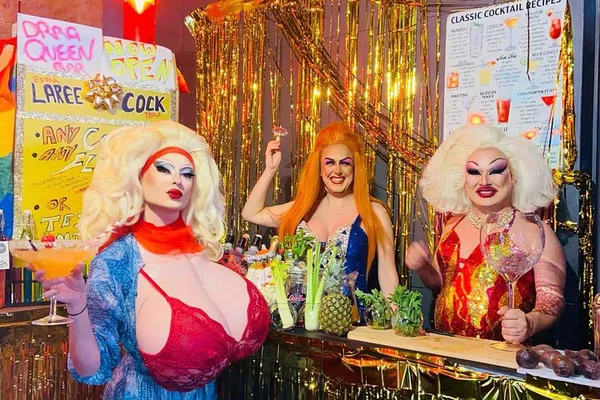 Liverpool's Drag Queen Bar Crawl: A Hilarious Hen & Birthday Bash!