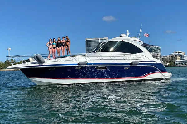 Haulover Sandbar Boat Party: Miami's Ultimate Water Bash!