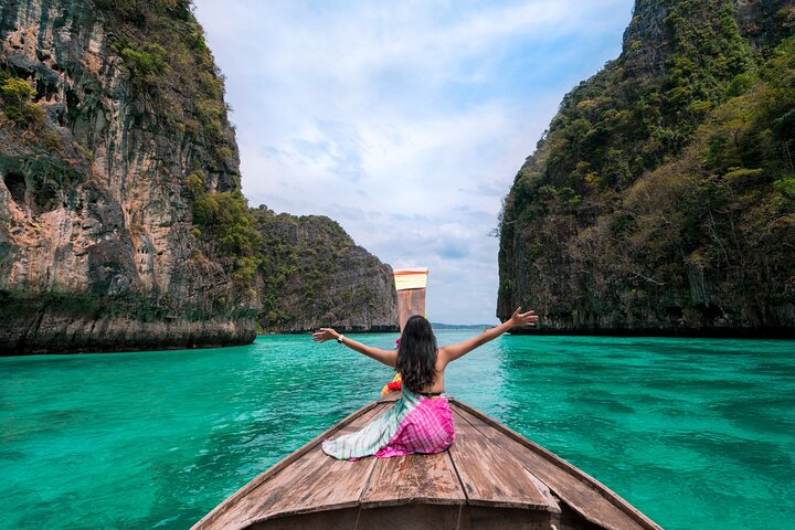 Phuket's Paradise: Phi Phi & Bamboo Island Speedboat Adventure