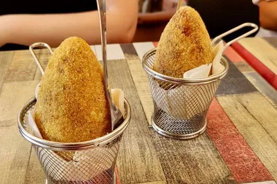 Savor Syracuse: A Vegan Street Food Adventure!