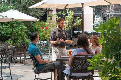 Charleston Culinary Delights: A Walking Food Tour Adventure