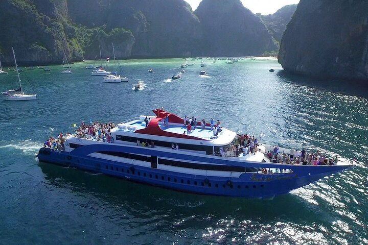 Seamless Phi Phi Transfer: Ferry & Airport Connection in Phuket