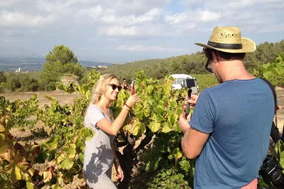 E-Bike & Wine Tour: Barcelona Coastline Small Group