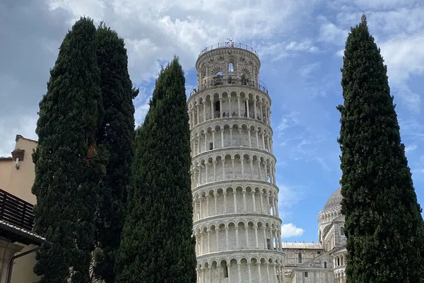 Lucca & Pisa Tower Tour + Wine from La Spezia Port