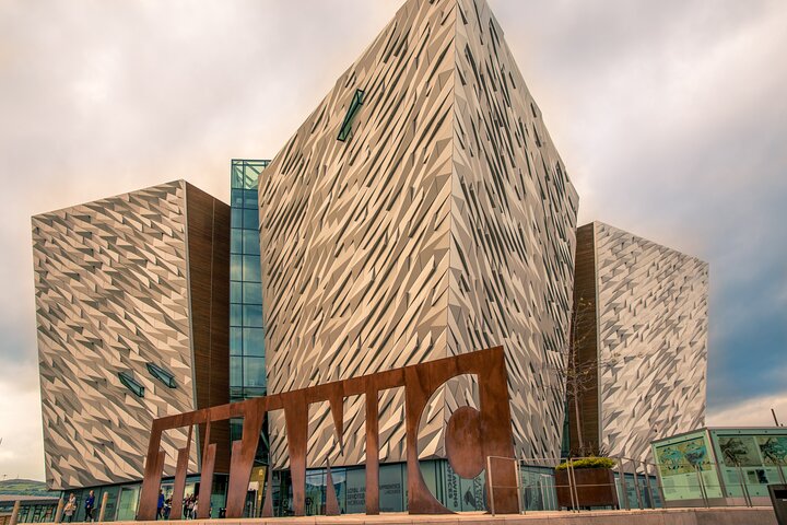 Luxury Belfast Expedition: A Private Tour from Dublin