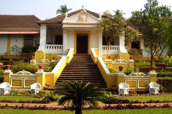 Goa's Past: Museum, Mansion & Market Day Trip