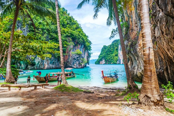 Unveiling Krabi's Hidden Gems: A Longtail Adventure to Koh Hong Lagoon & Islands