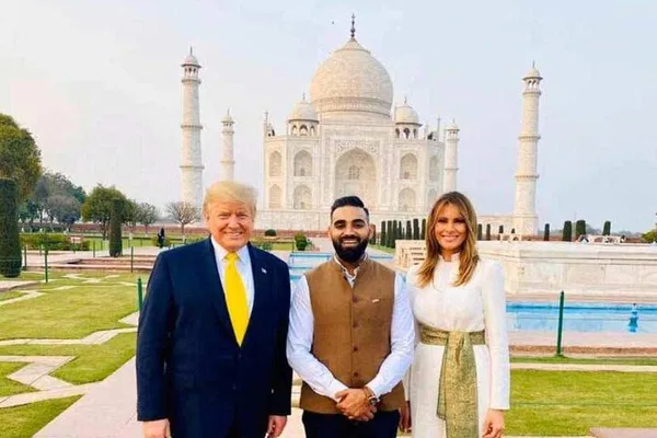 Agra Day Trip: Private Car from Delhi to Taj Mahal