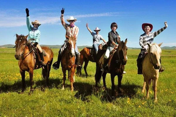 Unleash Your Inner Explorer: Great Wall & Grassland Adventure Awaits!