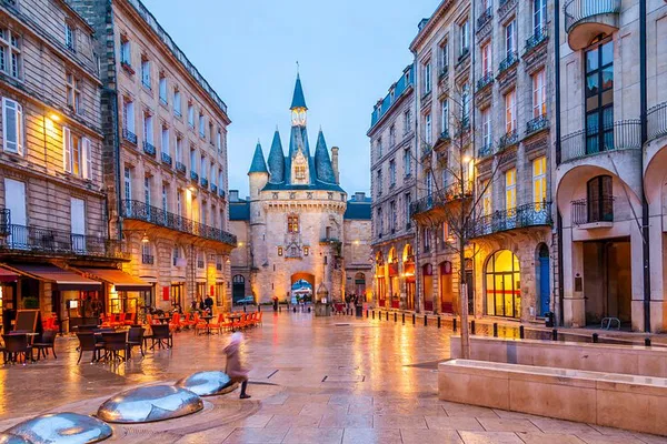 Bordeaux Shore Excursion: Explore 'Little Paris' from Le Verdon!