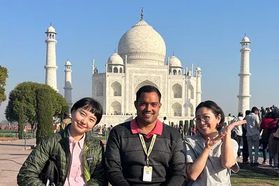 Unveiling Taj Mahal & Agra Fort: A Personalized Day Trip