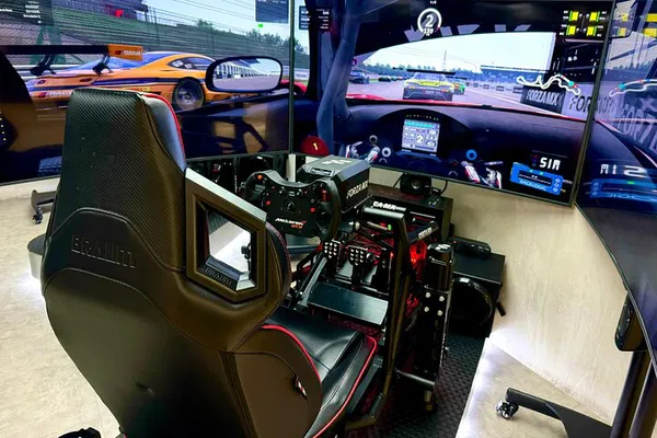 Unleash Your Inner Racer: Cancun Airport's Pro Simulator!
