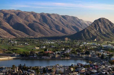 Unveiling Pushkar's Soul: A 2-Hour Guided Walking Odyssey