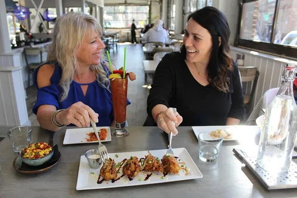 Charleston Food Tour: Savor Secret Flavors & History!