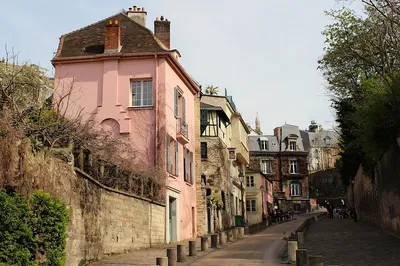 Uncover the Charms of Montmartre: A Guided Parisian Adventure