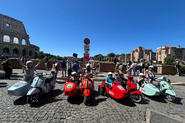 Rome on Wheels: Vespa Sidecar Adventure Through the Eternal City