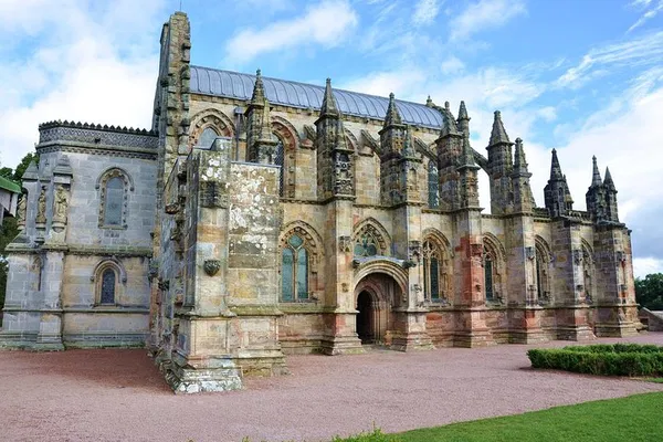 Rosslyn Chapel & Borders Tour: Da Vinci Code Secrets