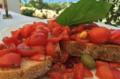 Sorrento Olive Oil Farmhouse: Taste Authentic Family Life