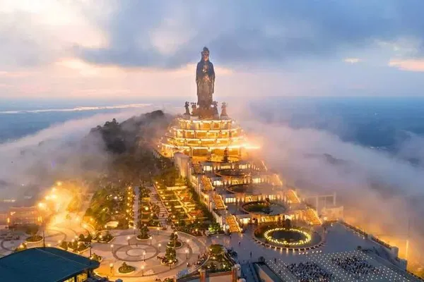 Ba Den Mountain Cable Car: Tay Ninh's Sky High View