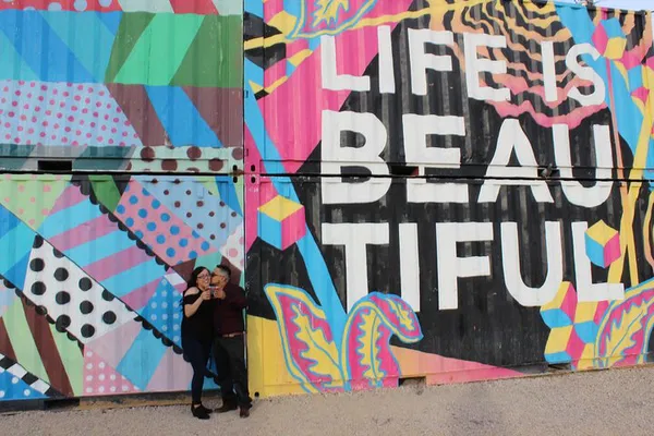 Fremont Street Photo Adventure: Capture Vegas History with Champagne!