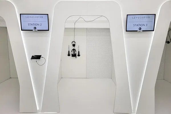 Toronto VR Arcade: 1-Hour Immersive Reality Adventure