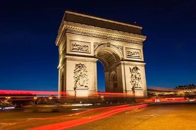 Paris Pass: Eiffel & HOHO Bus + Top Attractions