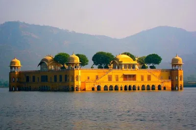 Witness Sunrise Splendor: Private Taj Mahal & Agra Fort Tour from Delhi