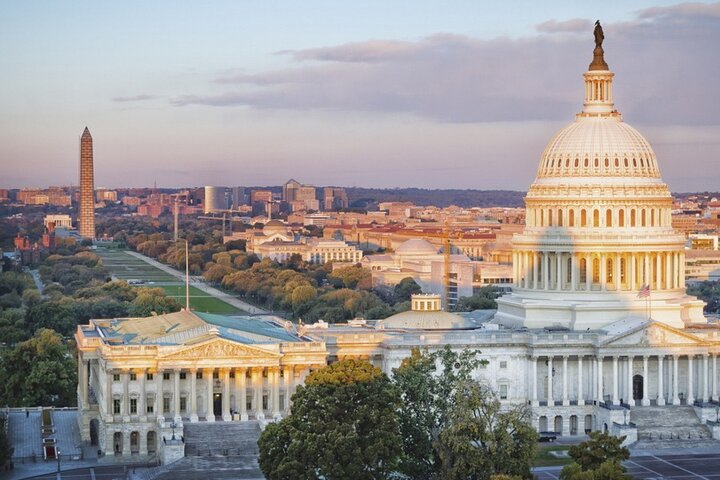 East Coast Adventure: 5-Day D.C., Niagara Falls, and Boston Tour from NYC