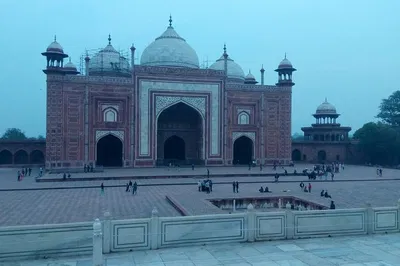 Unveiling Agra's Majesty: A Private Sunrise Taj Mahal City Tour