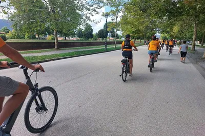 Effortless Lucca: Explore by E-Bike Adventure