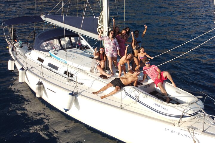 Barcelona Sailing Tour: Discover the City from the Sea