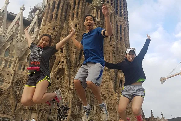 Barcelona Running Tour: Explore Hidden Gems and Iconic Landmarks on Foot