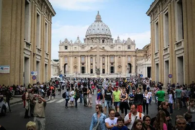 Unveiling Rome's Marvels: A Luxurious Day of Colosseum, Vatican & Ancient Wonders