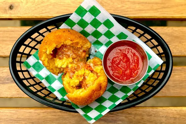 Montreal Food Tour: Jean-Talon & Little Italy (Private)