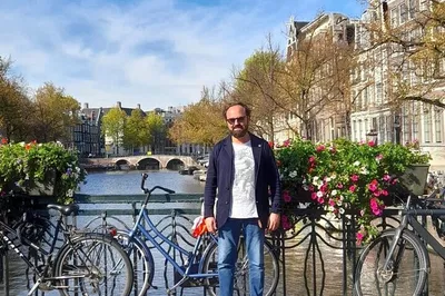 Uncover Amsterdam's Secrets: A Guided Walking Tour Through History