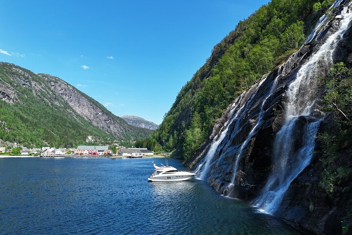 Bergen Fjord Cruise: Private Waterfall Tour to Mostraumen