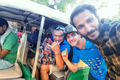Sunrise Majesty: Taj Mahal & Agra Fort by Tuk-Tuk - An Unforgettable Agra Adventure